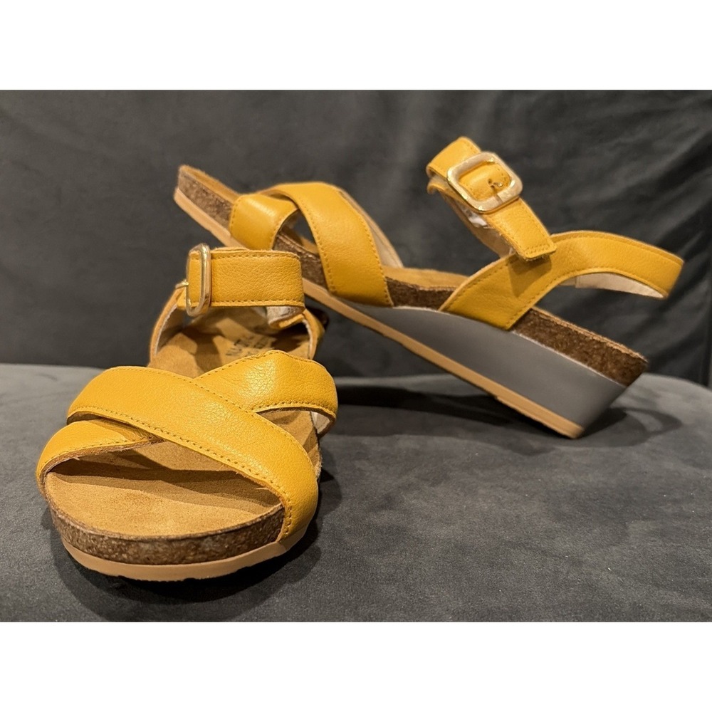 New! NAOT Throne Marigold Kitten Wedge Sandal. Orig $180 - Comfortable, Classic
